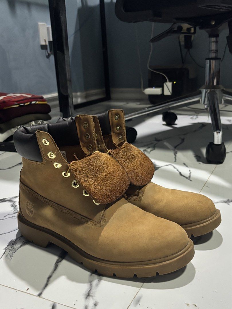 Timberland Boots (Off) (Category: Boots) located in Laoag. Submitted by sean_v1dal (Listing ID 1467132387, Image 2). Description: Price can be negotiated. Size: US 9.5 Men's Issues: Sole heel drag (As shown in slide 5) RFS: Too big for me.
