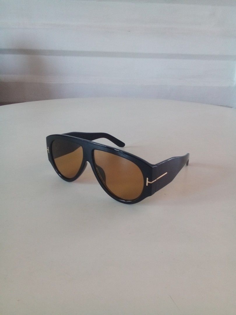 Tom Ford Bronson Aviator brown lens sunglasses (Category: Sunglasses & Eyewear) located in Makati City. Submitted by pinkeealvarez (Listing ID 1467009568, Image 1). Description: .