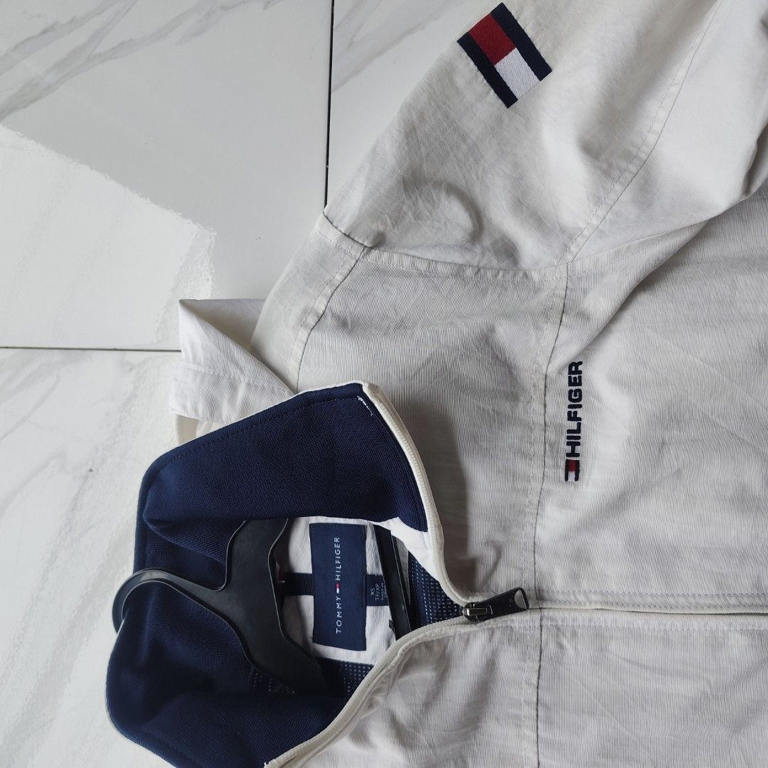 tommy hilfiger (Category: Coats, Jackets and Outerwear) located in Amadeo. Submitted by josephotep (Listing ID 1467166024, Image 2). Description: tommy hilfiger xs on tag 22x26(fit to medium) packable hood sign of usage .9/10 colorate condition 850 plus sf. loc cavite pm📥.