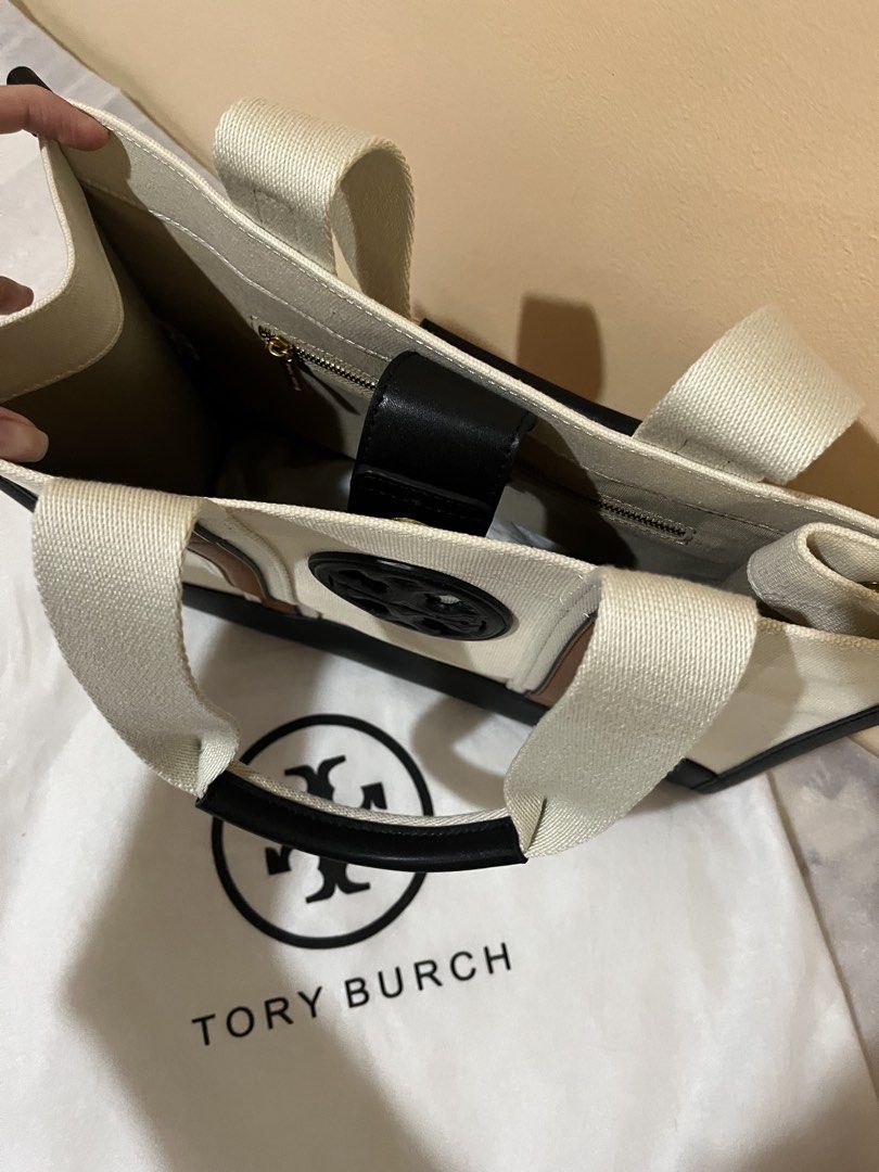 Tory Burch Canvas totebag (Category: Tote Bags) located in Quezon City. Submitted by la.declutter (Listing ID 1467028171, Image 2). Description: From 🇯🇵.