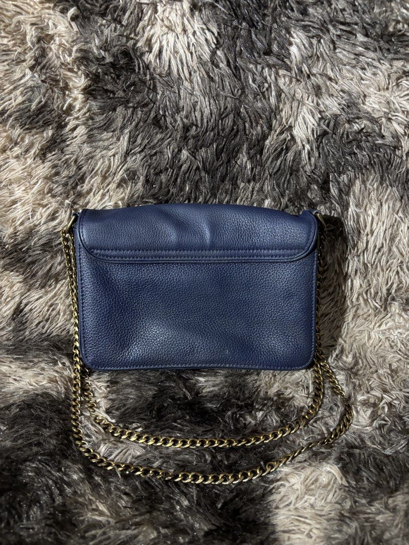 TORY BURCH CHELSEA CHAIN BAG (Category: Luxury Bags & Wallets) located in Valenzuela. Submitted by secret_closet_ph (Listing ID 1467063348, Image 3). Description: TORY BURCH CHELSEA CHAIN BAG AUTHENTIC RANK A-AB SIGN OF USE, STILL PRESENTABLE 2,500 PESOS.