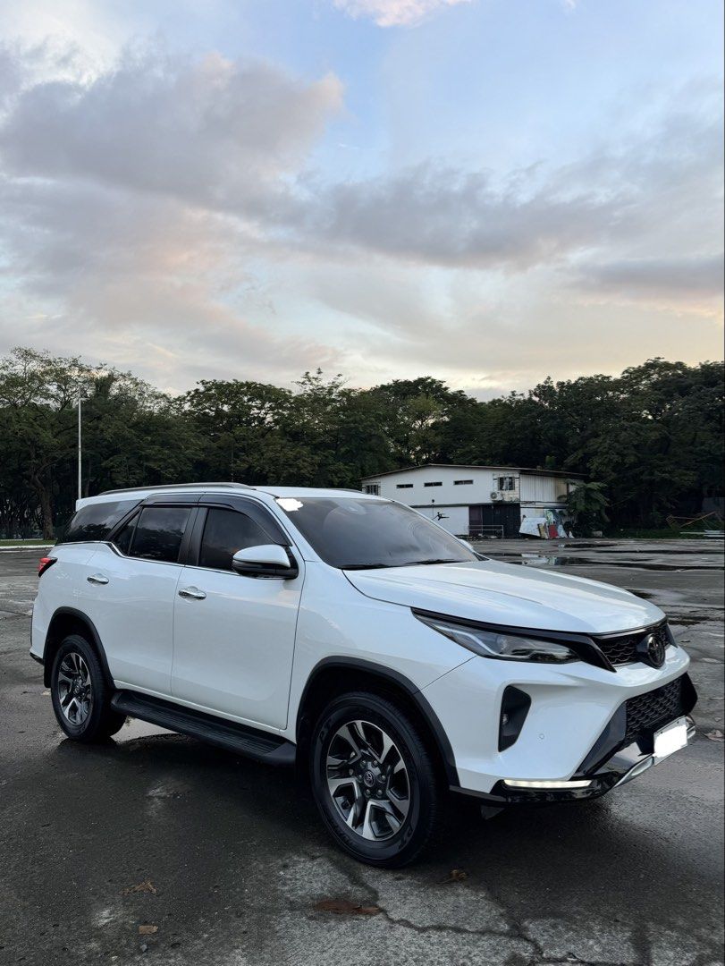 Toyota Fortuner 2.7 (A) (Category: Used Cars) located in Manila. Submitted by ohana0521 (Listing ID 1467167308, Image 2). Description: For sale 2025 toyota fortuner 2.8 Q 4x2 Platinum White Pearl Diesel A/T 16,887 mileage First owner CASA maintained with complete service records Original ORCR Complete all original documents Registered until April 2028 Ready for transfer of ownership With insurance coverage Location for viewing: Pasay City Auto pa