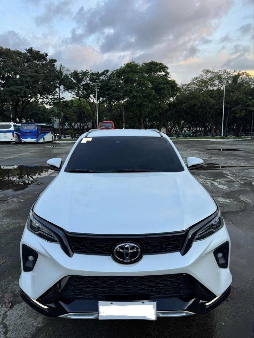 Toyota Fortuner 2.7 (A) (Category: Used Cars) located in Manila. Submitted by ohana0521 (Listing ID 1467167308, Image 3). Description: For sale 2025 toyota fortuner 2.8 Q 4x2 Platinum White Pearl Diesel A/T 16,887 mileage First owner CASA maintained with complete service records Original ORCR Complete all original documents Registered until April 2028 Ready for transfer of ownership With insurance coverage Location for viewing: Pasay City Auto pa