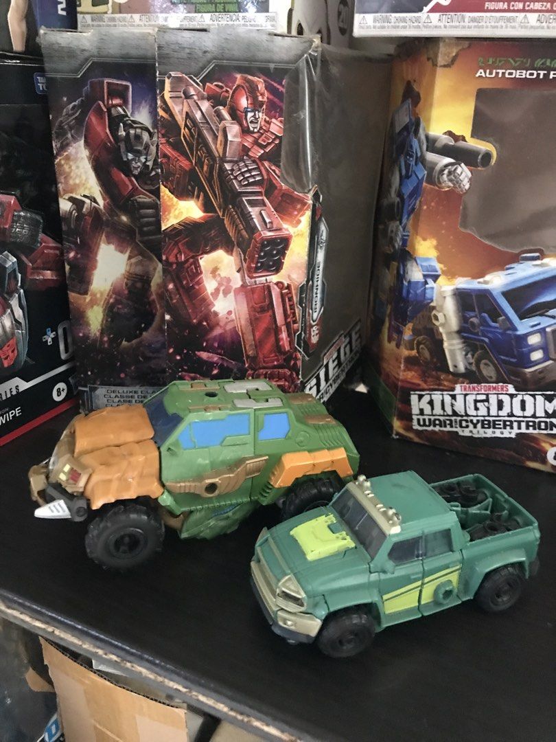 Toys Transformers (Category: Action & Battle Toys) located in San Mateo. Submitted by quikzee (Listing ID 1466977179, Image 2). Description: Set ₱650 Toys Transformers.