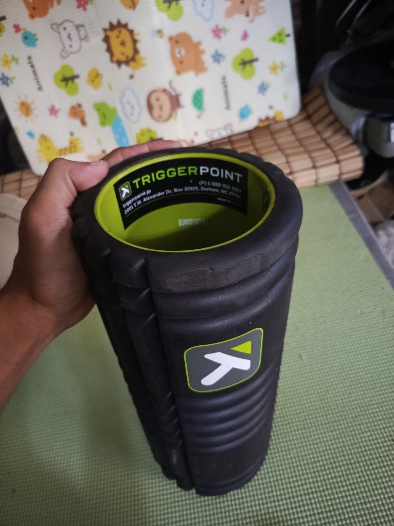 TriggerPoint GRID Foam Roller and Core Twister Board (Category: Toning & Stretching Accessories) located in Irosin. Submitted by whanchore55263 (Listing ID 1467105905, Image 3). Description: - Set includes: TriggerPoint GRID foam roller (black, multi-density, hollow core) and a black circular foot massage twist board with textured surface and magnetic points - Benefits: Ideal for post-workout recovery, myofascial release, and core stability exerc