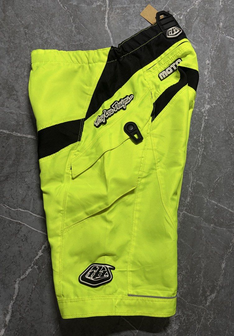 TROYLEE DESIGN (Category: Shorts) located in Legazpi City. Submitted by thesource052 (Listing ID 1467164795, Image 2). Description: TROYLEE DESIGNS 30-Waist Length: 23” Good as new 700.