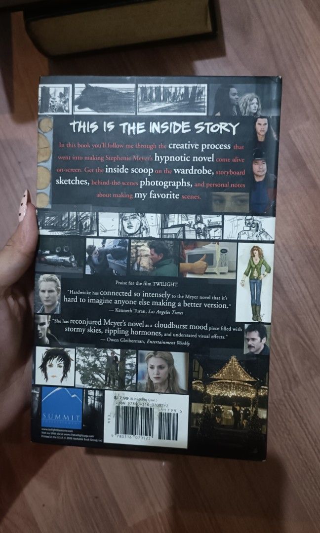 Twilight Director's Notebook (Category: Storybooks) located in Manila. Submitted by vanillee_ (Listing ID 1467013834, Image 3). Description: Decluttering some of my books langgg rfs: need funds 🥹.