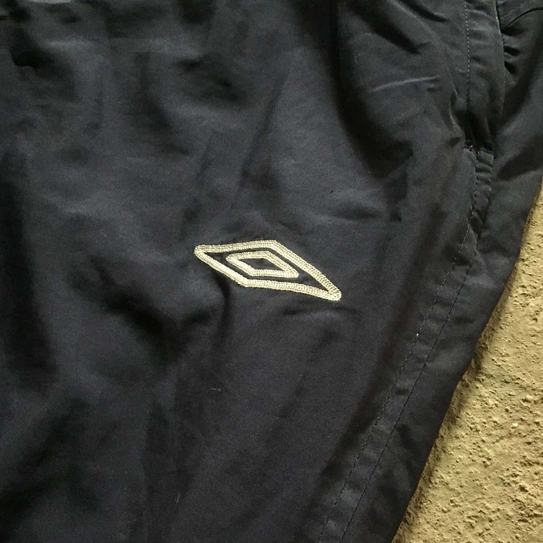 Umbro track pants (Category: Joggers) located in Cavite. Submitted by totchimpanzee (Listing ID 1467080309, Image 3). Description: 370 shipped W: 28-35 inches stretched L: 39.5 Leg opening: 8.5 📍Indang, Cavite Ship via J&T, payment first Gcash payment.