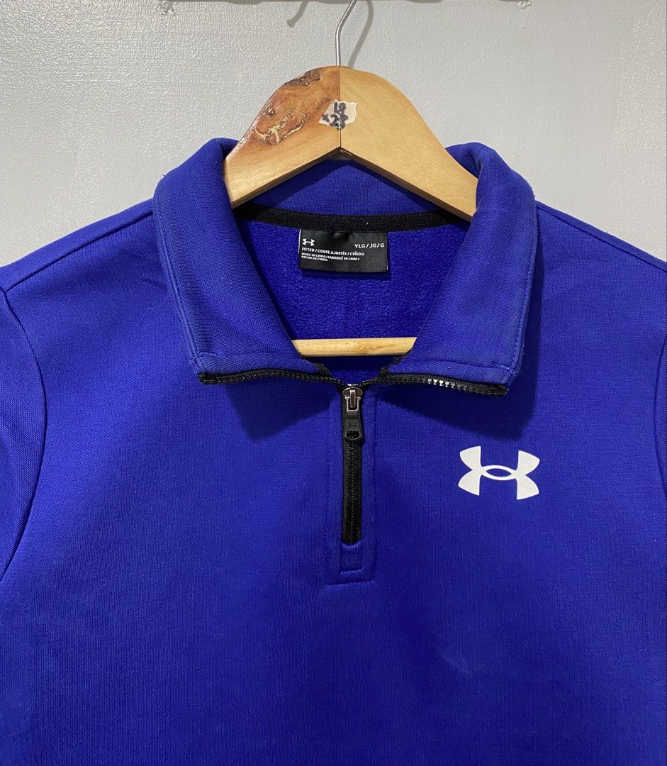 UNDER ARMOUR (Category: Tshirts & Polo Shirts ) located in Quezon City. Submitted by fast_break (Listing ID 1467091406, Image 3). Description: UNDER ARMOUR FLEECE COLOR: BLUE SIZE: YOUTH LARGE DIMES: W18 x 23L📏 COLOR RATE:9.8/10 EXCELLENT CONDITION AS NEW ✅ NO ISSUE LOC:NOVA QC📍 DM TO PURCHASE 💌.