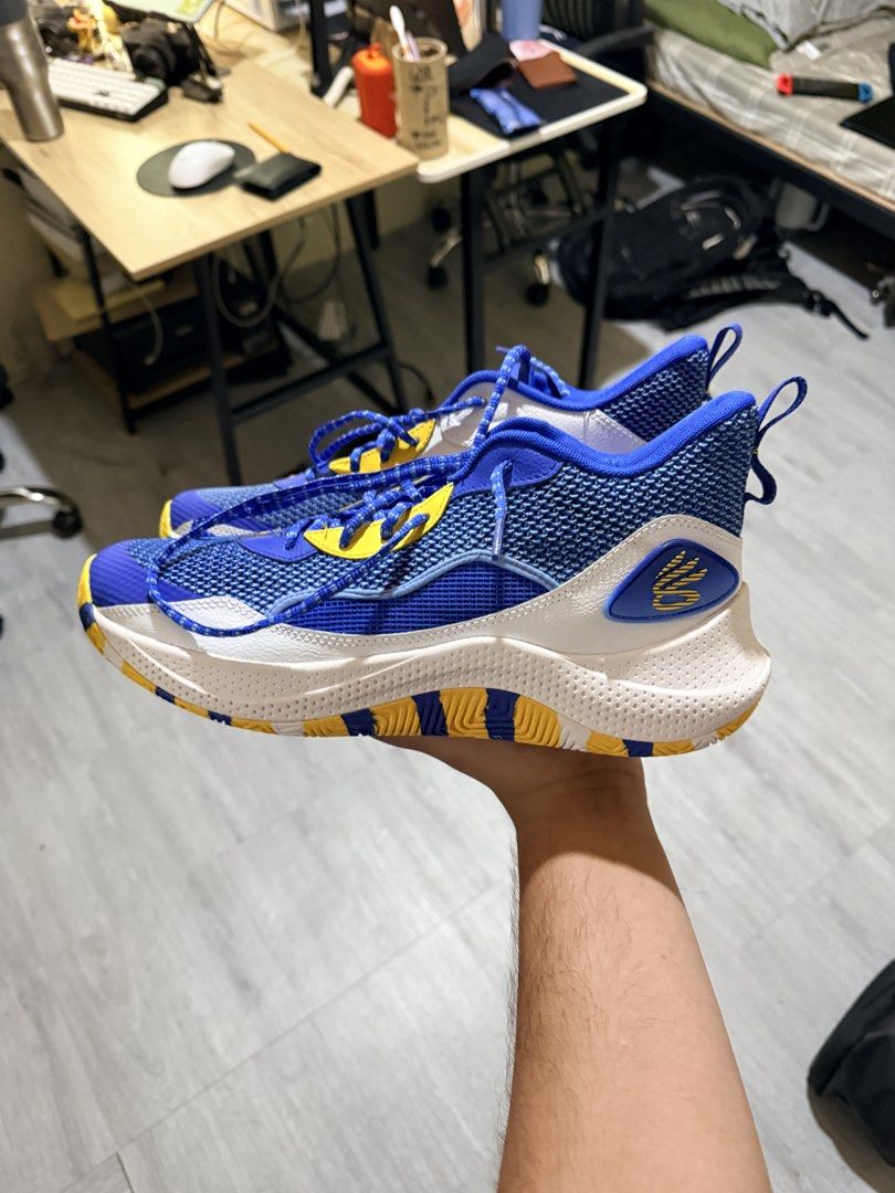 Under Armour Curry 3Z 24(original) (Category: Sneakers) located in Cavite. Submitted by aneps3 (Listing ID 1467127957, Image 1). Description: -Give offer nalang or possible trade ok ren - Brand: Under Armour Curry - Colorway: Royal blue, white, and yellow - Features: Breathable mesh upper, supportive overlays, speckled laces, and clean white midsole - Versatility: Ideal for intense court sessions or daily casual streetwear - DM for more picture -
