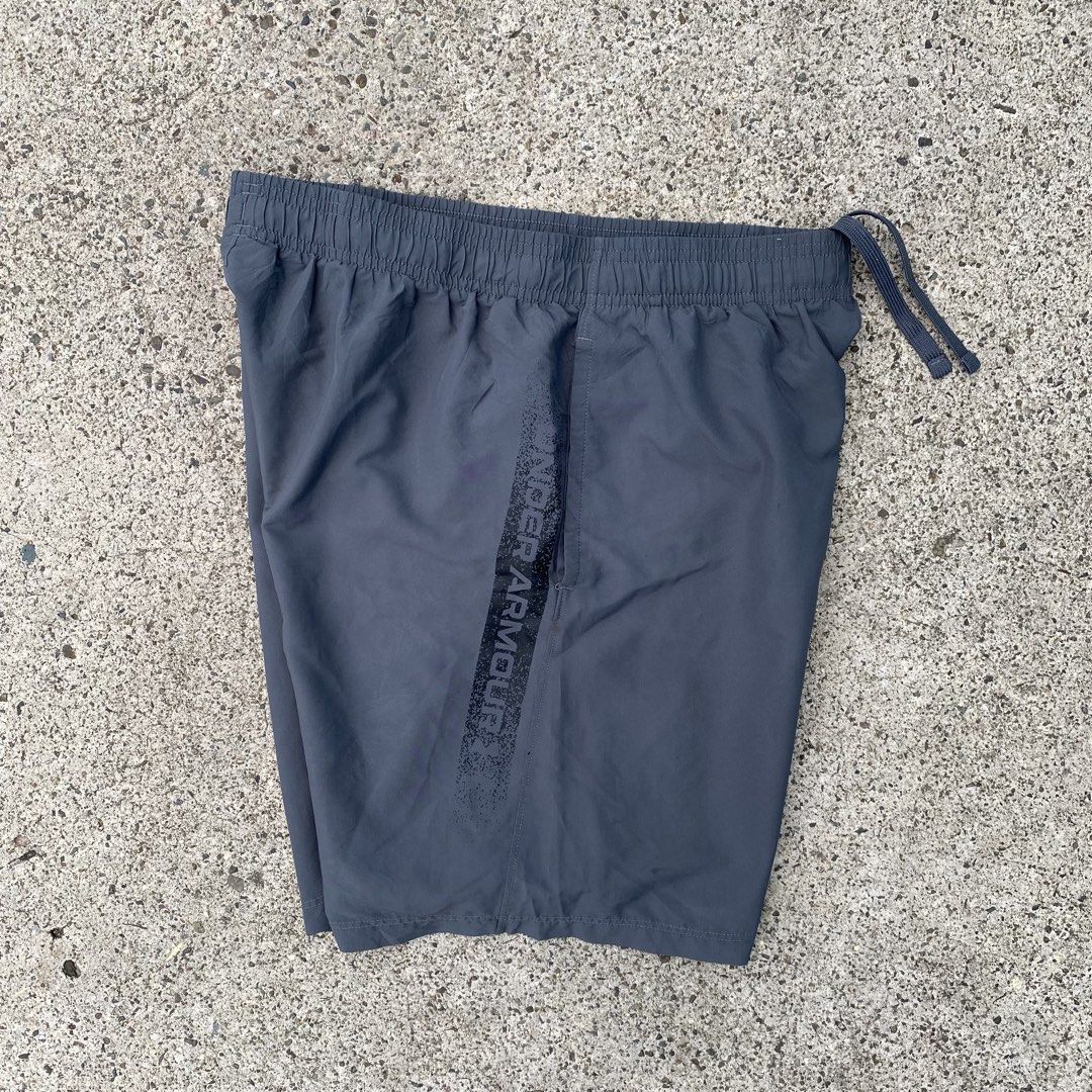 Under armour short (Category: Shorts) located in Lapu-Lapu City. Submitted by larry_oliver (Listing ID 1467136485, Image 3). Description: UA short! Fit small Waistline 30-34 Length 17 Leg opening 11 Condition 9.3/10 Color rate 9.6/10 Issue: tiny pinholes 250🏷️.
