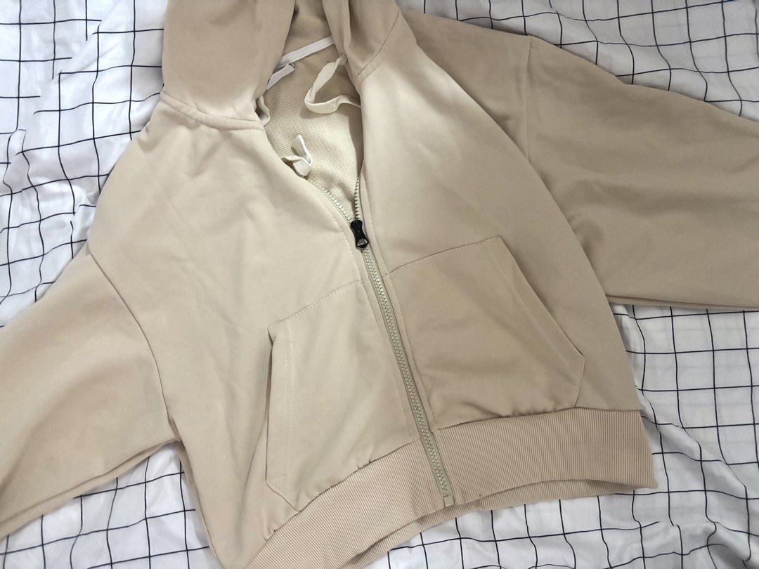 UNIFIT JACKET (Category: Coats, Jackets and Outerwear) located in Manila. Submitted by mikaels. (Listing ID 1466972869, Image 1). Description: .