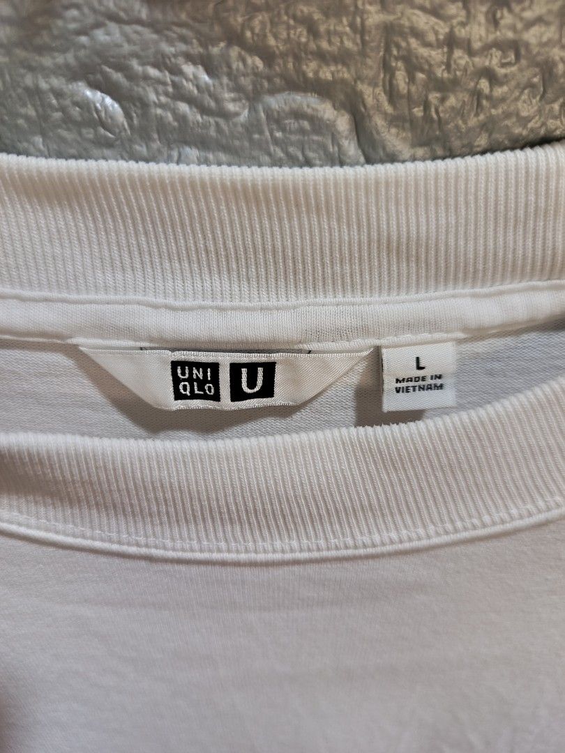 UNIQLO (Category: Activewear) located in Calabanga. Submitted by just-thrift (Listing ID 1467076793, Image 3). Description: UNIQLO long-sleeve crew neck t-shirt ‎GOOD CONDITION ‎COLOR RATE: 9.5/10 ‎SIZE:LARGE ON TAG ‎ISSUE tuldok tuldok na stain ‎DIMES:22/27 ‎SLEEVE:22.