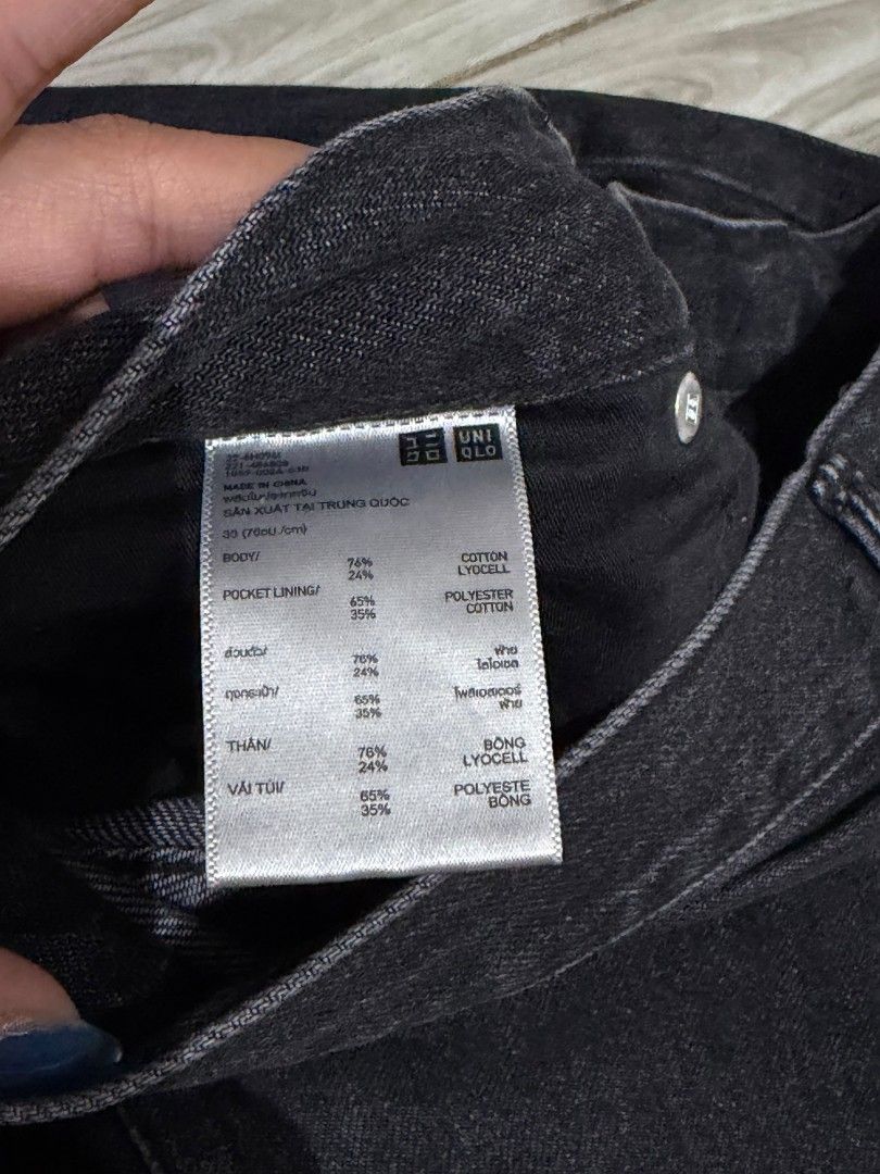 UNIQLO BARREL PANTS (Category: Jeans) located in Manila. Submitted by mapledrave (Listing ID 1467072348, Image 3). Description: NO ISSUES USED ONCE SIZE 30.