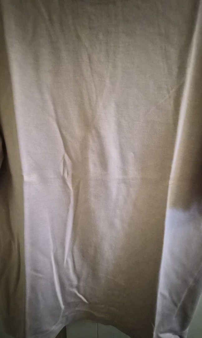 Uniqlo Boxy shirt (Category: Tshirts & Polo Shirts ) located in Taguig. Submitted by shawn_dee (Listing ID 1466989152, Image 2). Description: please see details last page.