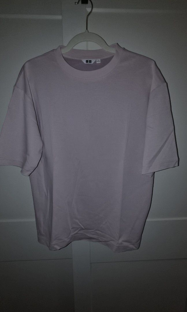 Uniqlo Boxy shirt (Category: Tshirts & Polo Shirts ) located in Taguig. Submitted by shawn_dee (Listing ID 1466989152, Image 3). Description: please see details last page.