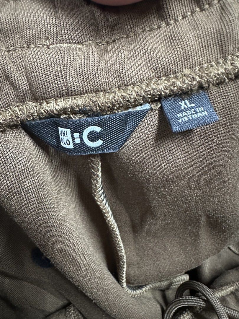 Uniqlo C Wide sweatpants (Category: Joggers) located in Mabalacat. Submitted by lasantia (Listing ID 1467113617, Image 3). Description: Uniqlo C Wide sweatpants excellent condition size: XL loc.: Pampanga courier: J&T PM📩.