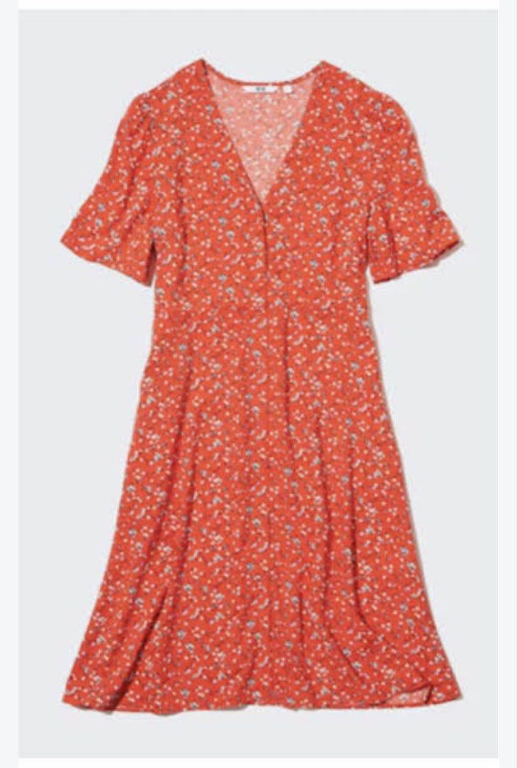 Uniqlo dress (Category: Dresses) located in Quezon City. Submitted by freshspaces (Listing ID 1465777910, Image 1). Description: Maganda pa at vibrant pa ang color nya, very comfortable. Decluterring lang..
