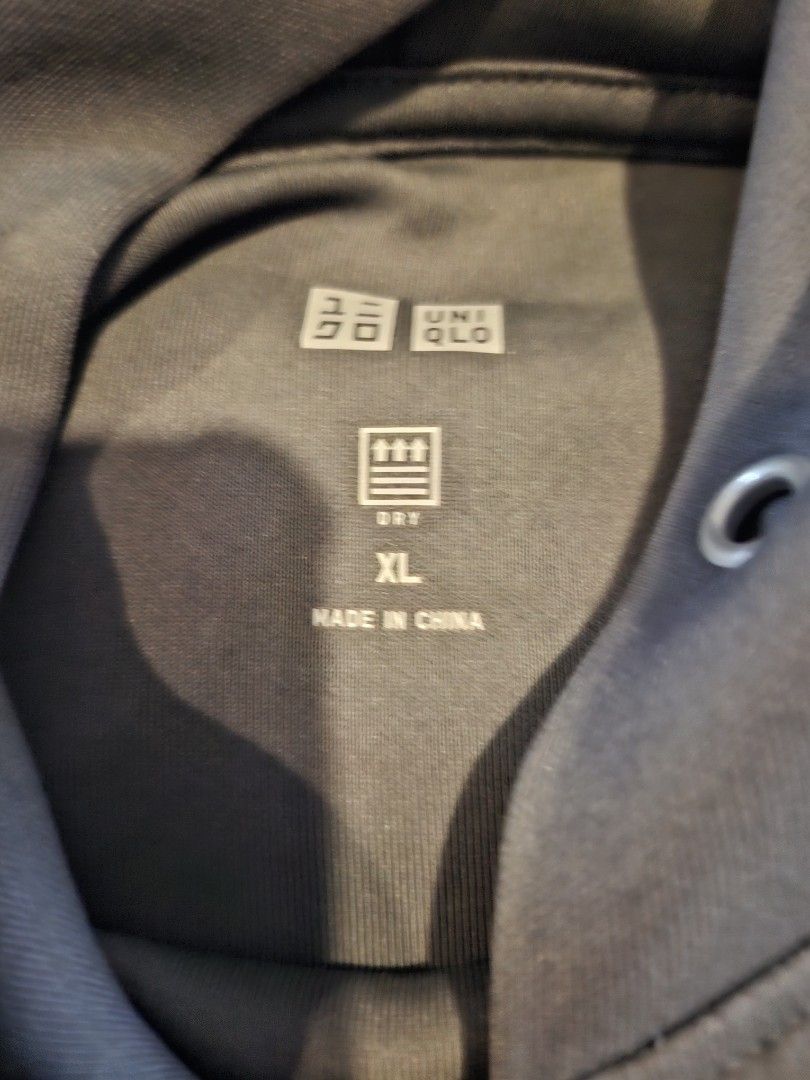 Uniqlo Dry Sweat Gray Hoodie Pullover (Category: Coats, Jackets and Outerwear) located in Quezon City. Submitted by closet-cleanup (Listing ID 1467059560, Image 2). Description: Uniqlo Dry Sweat Hoodie Pullover for women Size XL Color Gray oversized fit Issue: slight scruffs in front (see pic), otelherwise still in good condition Payment via Gcash, Maya or BPI Shipping via Gogo Express, J&T, Grab or Lalamove. (Shipping c/o buyer) .