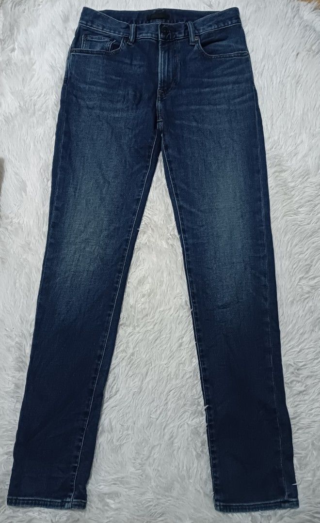 Uniqlo Heattech Jeans (Category: Jeans) located in Ozamiz City. Submitted by lovethriftshop18 (Listing ID 1467098966, Image 2). Description: size 30-31 length 41 stretchable no issue.