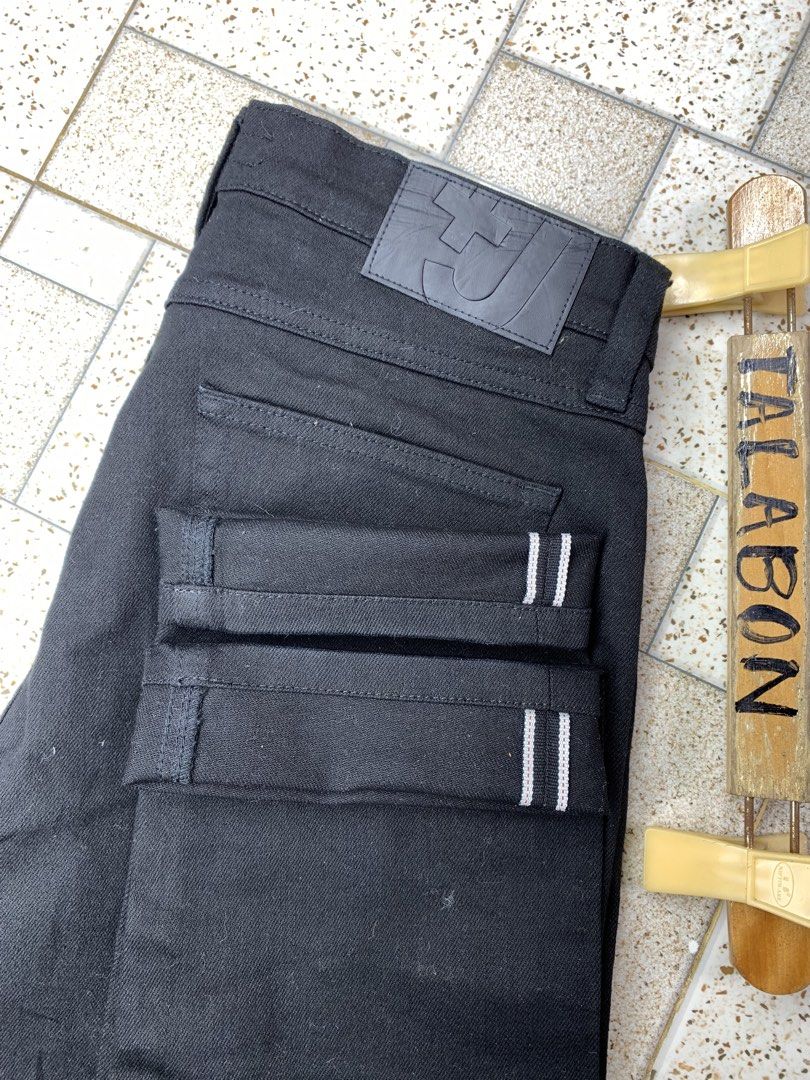 Uniqlo Jil Sander SELVEDGE (Category: Jeans) located in Bacolod City. Submitted by ocean_us (Listing ID 1467001872, Image 1). Description: Item: Uniqlo Jil Sander ____________________________ Selvedge Jeans Details: ▪️Actual - 30 x 37.5 ▪️Hem - 6.5 ▪️SELVEDGE ▪️No issue ▪️Good as new ▪️FREE SHIPPING FEE Pm, Thanks ✅We ship Nationwide via Jnt Express ✅We do video call for assurance 📍Bacolod City Negros Occidental.
