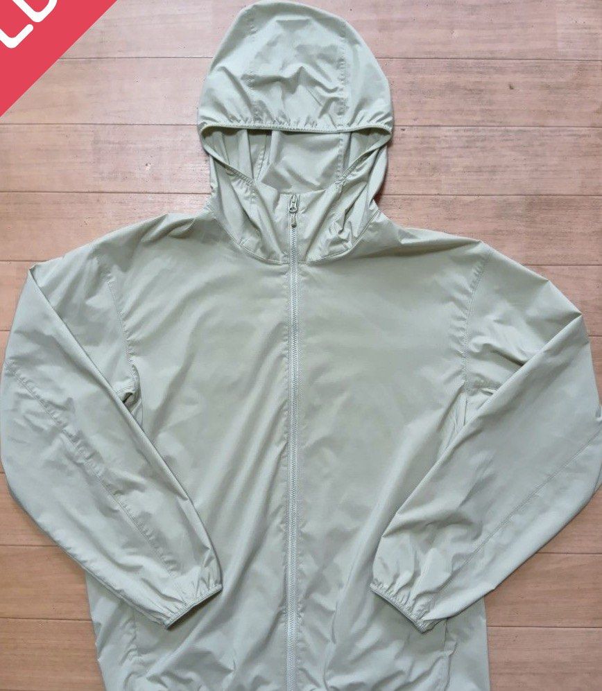 Uniqlo kids Pocketable (Category: Babies & Kids Fashion) located in Cainta. Submitted by tinytr3ndsetters (Listing ID 1467024856, Image 1). Description: Uniqlo Kids Pocketable Windbreaker Size 140 ( 9 to 10) Need Wash.