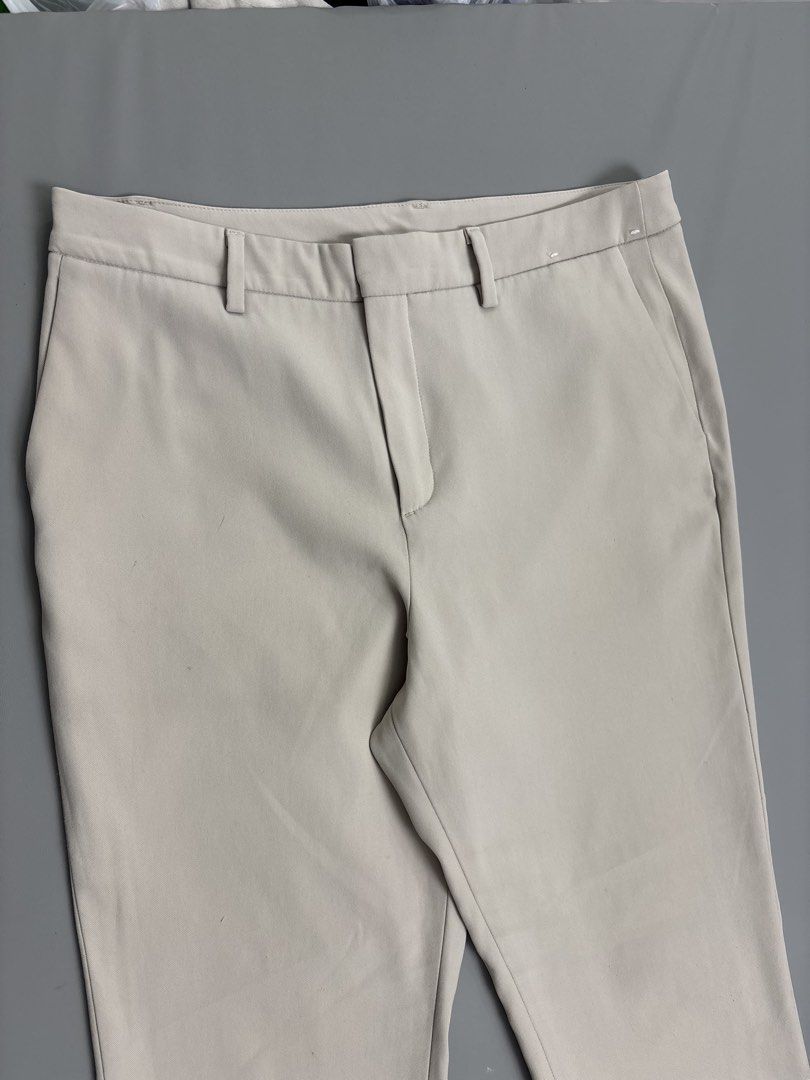 Uniqlo Light Beige Pants (Category: Other Bottoms) located in San Fernando. Submitted by kayemanalac_05 (Listing ID 1467090464, Image 2). Description: Width 32 Length 37.5.