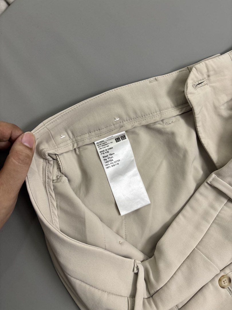 Uniqlo Light Beige Pants (Category: Other Bottoms) located in San Fernando. Submitted by kayemanalac_05 (Listing ID 1467090464, Image 3). Description: Width 32 Length 37.5.