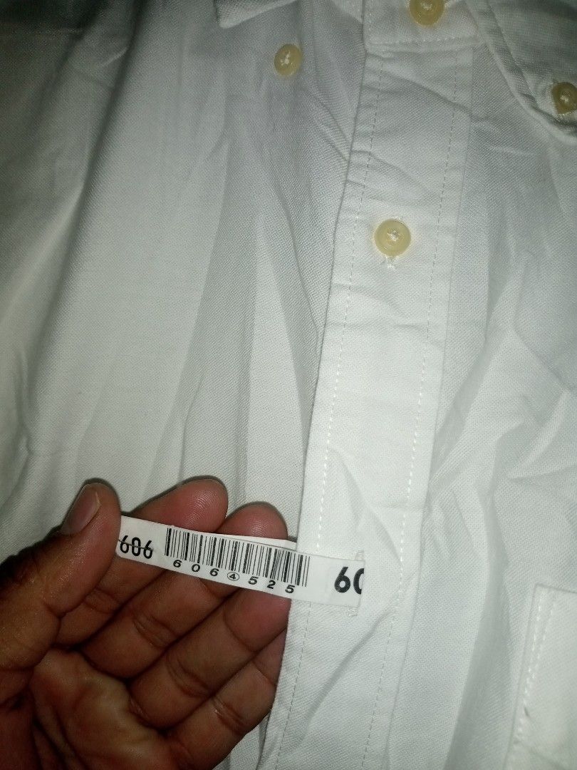 Uniqlo Long sleeve Bottom Down (Category: Tshirts & Polo Shirts ) located in Manila. Submitted by boldfalcon.38de78 (Listing ID 1466996997, Image 2). Description: UNIQLO Long sleeve Bottom Down As new Condition Size XL W - 22.5 ' L -3 1 10/10 color rate Non-issue Davao city Gcash payment J&T Courier php 550 + sf Dm 💌.