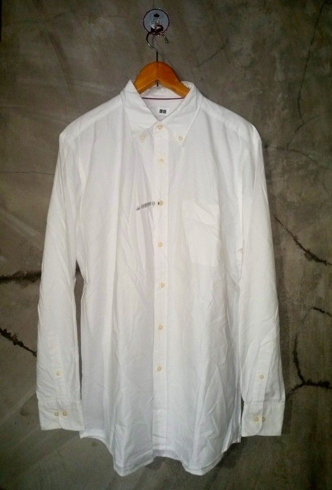 Uniqlo Long sleeve Bottom Down (Category: Tshirts & Polo Shirts ) located in Manila. Submitted by boldfalcon.38de78 (Listing ID 1466996997, Image 1). Description: UNIQLO Long sleeve Bottom Down As new Condition Size XL W - 22.5 ' L -3 1 10/10 color rate Non-issue Davao city Gcash payment J&T Courier php 550 + sf Dm 💌.
