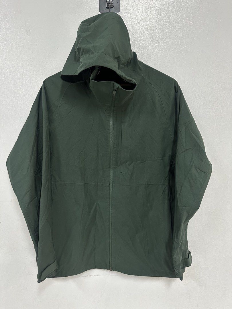 Uniqlo Men Blocktech Parka (Category: Coats, Jackets and Outerwear) located in Mabalacat. Submitted by lasantia (Listing ID 1467109139, Image 1). Description: Uniqlo Men Blocktech Parka Good as new size: Large width: 24” | length: 27” Loc: Pampanga Mop: Gcash.