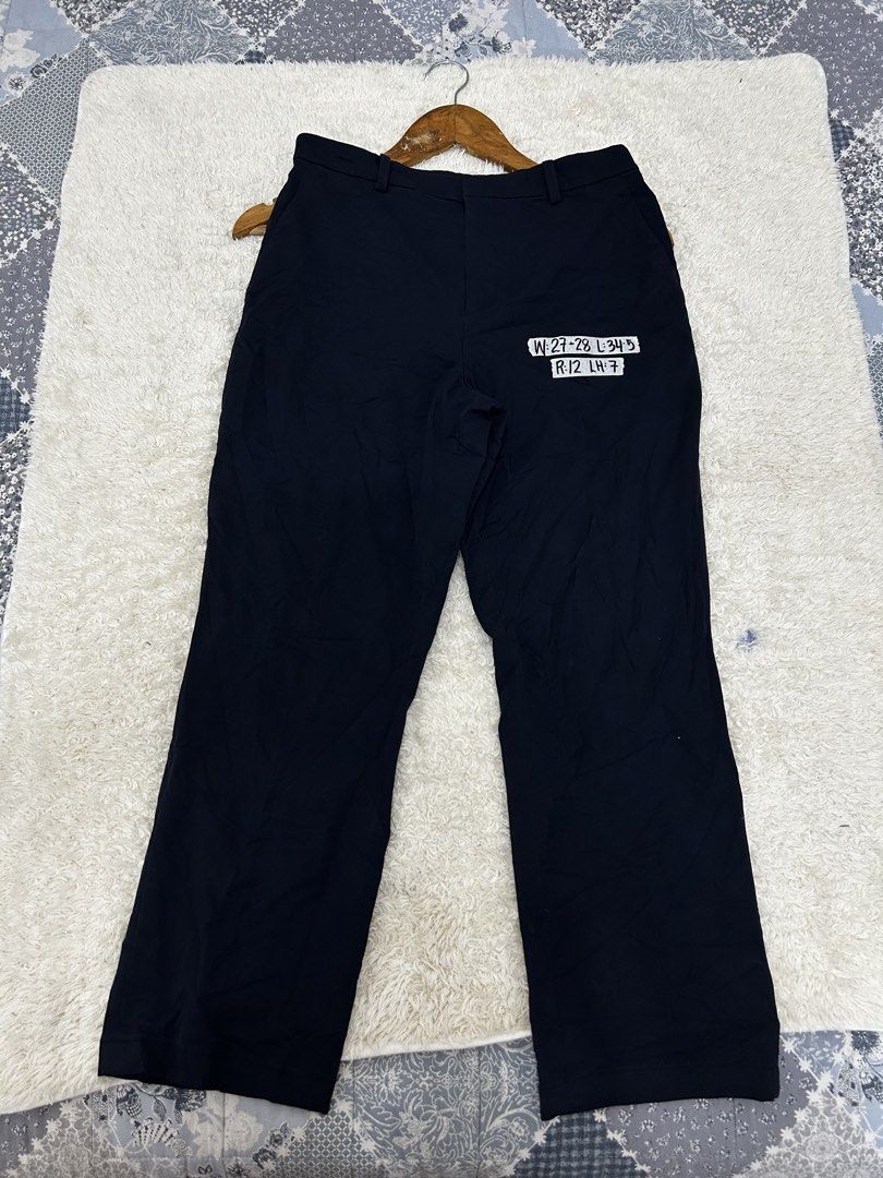 Uniqlo Navy Blue Trouser Pants (Category: Other Bottoms) located in Valencia. Submitted by crizzagella20 (Listing ID 1467157977, Image 3). Description: .
