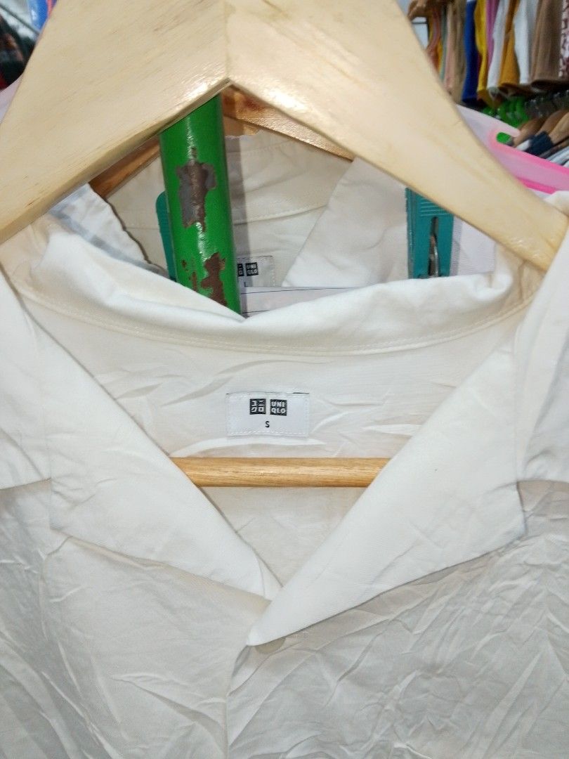 Uniqlo Open Collar Polo (Category: Tshirts & Polo Shirts ) located in Naga. Submitted by choythrift (Listing ID 1467104727, Image 2). Description: Uniqlo Open Collar Polo Condition: 9/10 Color rate: 9/10 Plus shipping fee J and t, flash express /drop off Urban Chicc Location: Naga City, Bicol📍 📩.