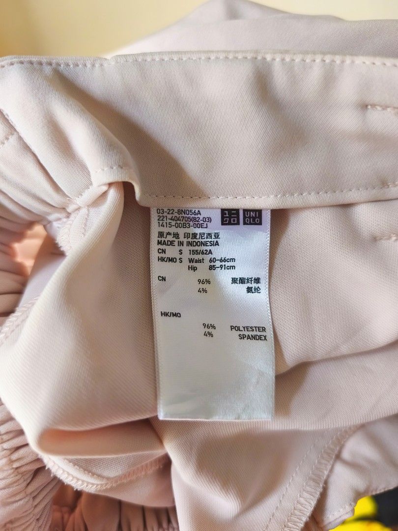 UNIQLO PLEATED DRAPE SHORT 🌸 (Category: Shorts) located in Caloocan City. Submitted by g.collections (Listing ID 1466999185, Image 2). Description: - Brand: Uniqlo - Item: High-Waisted Pleated Shorts - Color: Pink - Size: S (Waist: 60-66cm, Hips: 85-91cm) - Material: 96% Polyester, 4% Spandex - Features: Front pleats, belt loops, high-waisted design - Condition/Origin: Made in Indonesia - Style: Versatile for casual days or office wear UNIQLO PL