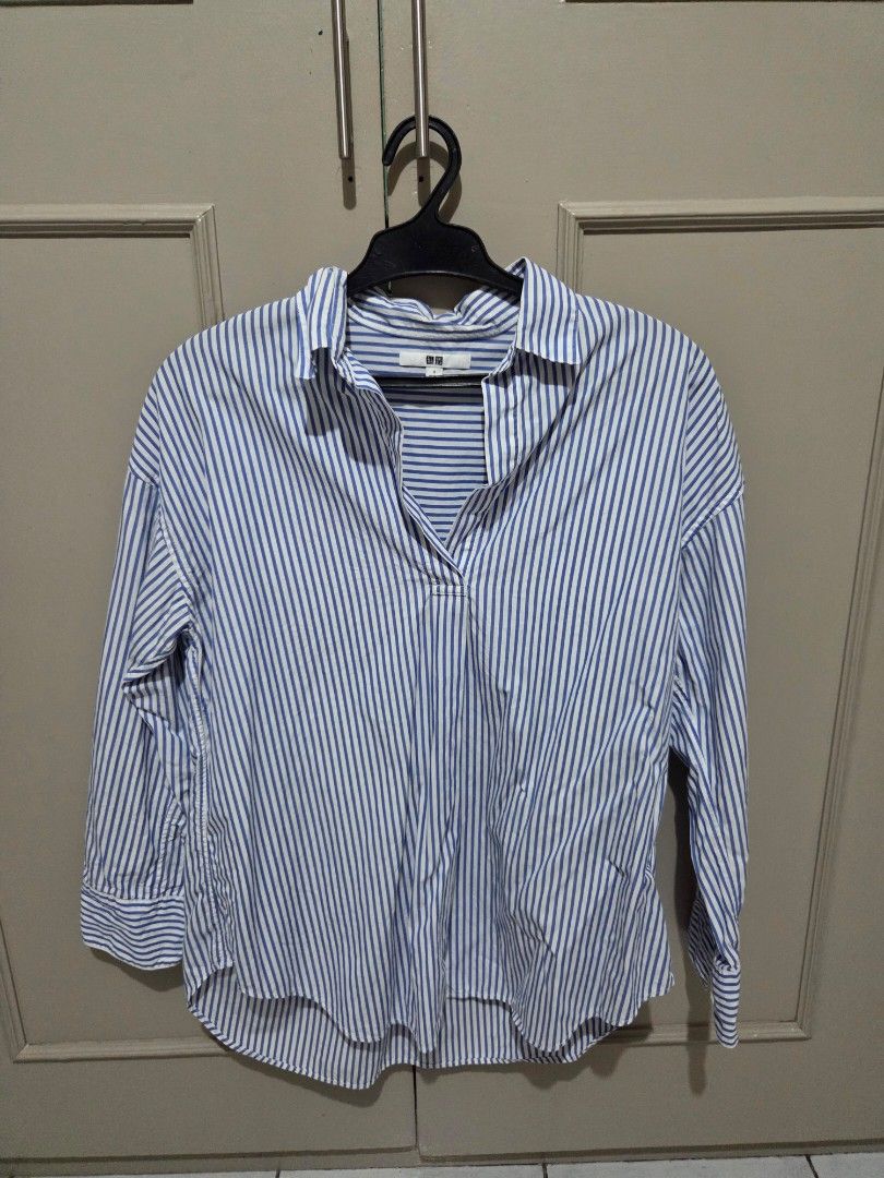Uniqlo Polo (Category: Longsleeves) located in Manila. Submitted by claaamss (Listing ID 1466988508, Image 1). Description: Width: 17 - 23" Length: 26 - 29".