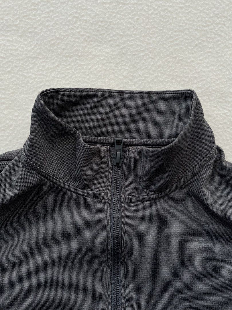 Uniqlo Ultra Stretch Active Jacket (Category: Coats, Jackets and Outerwear) located in Binalonan. Submitted by kimmyselen (Listing ID 1467100988, Image 2). Description: NEW ARRIVAL‼️ Uniqlo Ultra Stretch Active Jacket Size small W: 20“ | L: 25“ Like new condition 10/10 ₱550 plus sf only Please note that color may vary due to lighting. 📍Pangasinan 🚚Shipping Courier: J&T Express 💸Mode of Payment: Bank transfer or Gcash payment first ⚠️First to p