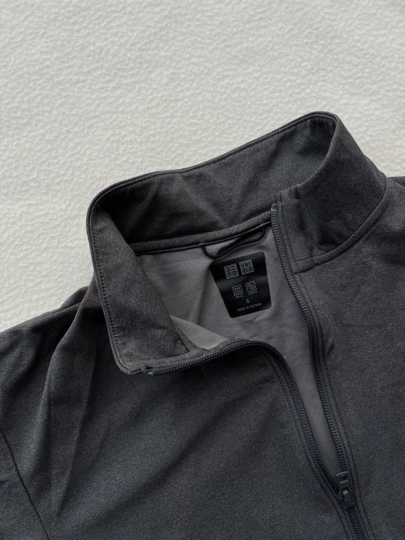 Uniqlo Ultra Stretch Active Jacket (Category: Coats, Jackets and Outerwear) located in Binalonan. Submitted by kimmyselen (Listing ID 1467100988, Image 3). Description: NEW ARRIVAL‼️ Uniqlo Ultra Stretch Active Jacket Size small W: 20“ | L: 25“ Like new condition 10/10 ₱550 plus sf only Please note that color may vary due to lighting. 📍Pangasinan 🚚Shipping Courier: J&T Express 💸Mode of Payment: Bank transfer or Gcash payment first ⚠️First to p
