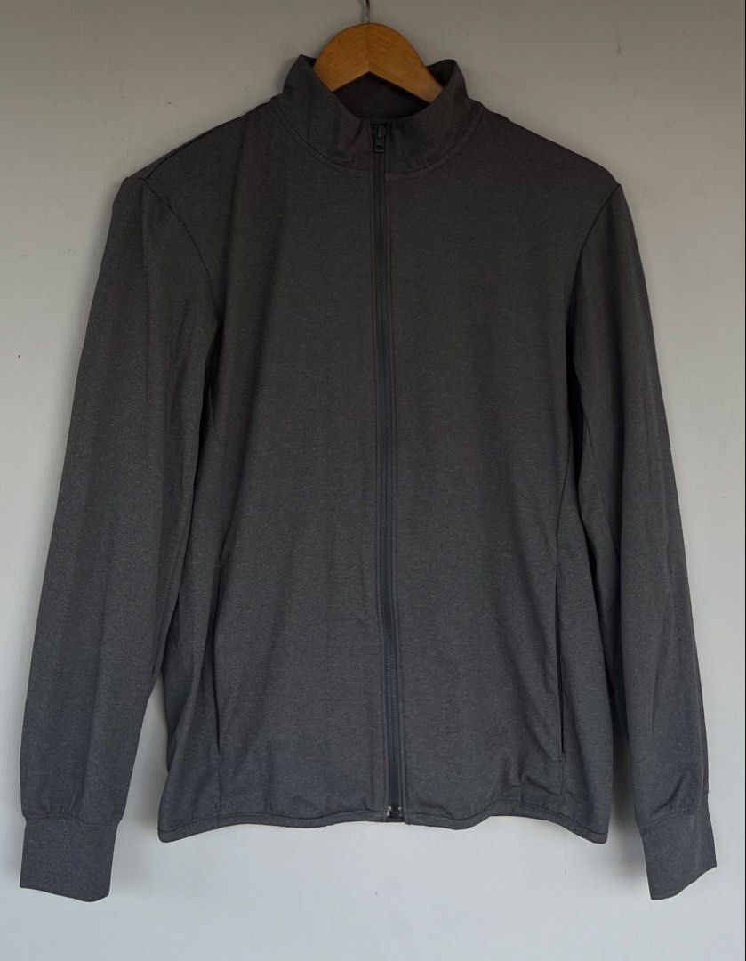 Uniqlo Ultra Stretch Active Jacket (Category: Coats, Jackets and Outerwear) located in Binalonan. Submitted by kimmyselen (Listing ID 1467100988, Image 1). Description: NEW ARRIVAL‼️ Uniqlo Ultra Stretch Active Jacket Size small W: 20“ | L: 25“ Like new condition 10/10 ₱550 plus sf only Please note that color may vary due to lighting. 📍Pangasinan 🚚Shipping Courier: J&T Express 💸Mode of Payment: Bank transfer or Gcash payment first ⚠️First to p