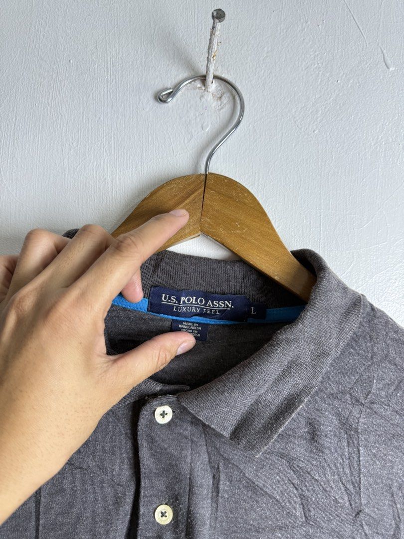 US POLO ASSASSIN POLO SHIRT (Category: Tshirts & Polo Shirts ) located in Daraga. Submitted by mirandillaadrian (Listing ID 1467123381, Image 2). Description: Authentic Minimal lints sa front kunti lang 23x28.5 Solid pa.