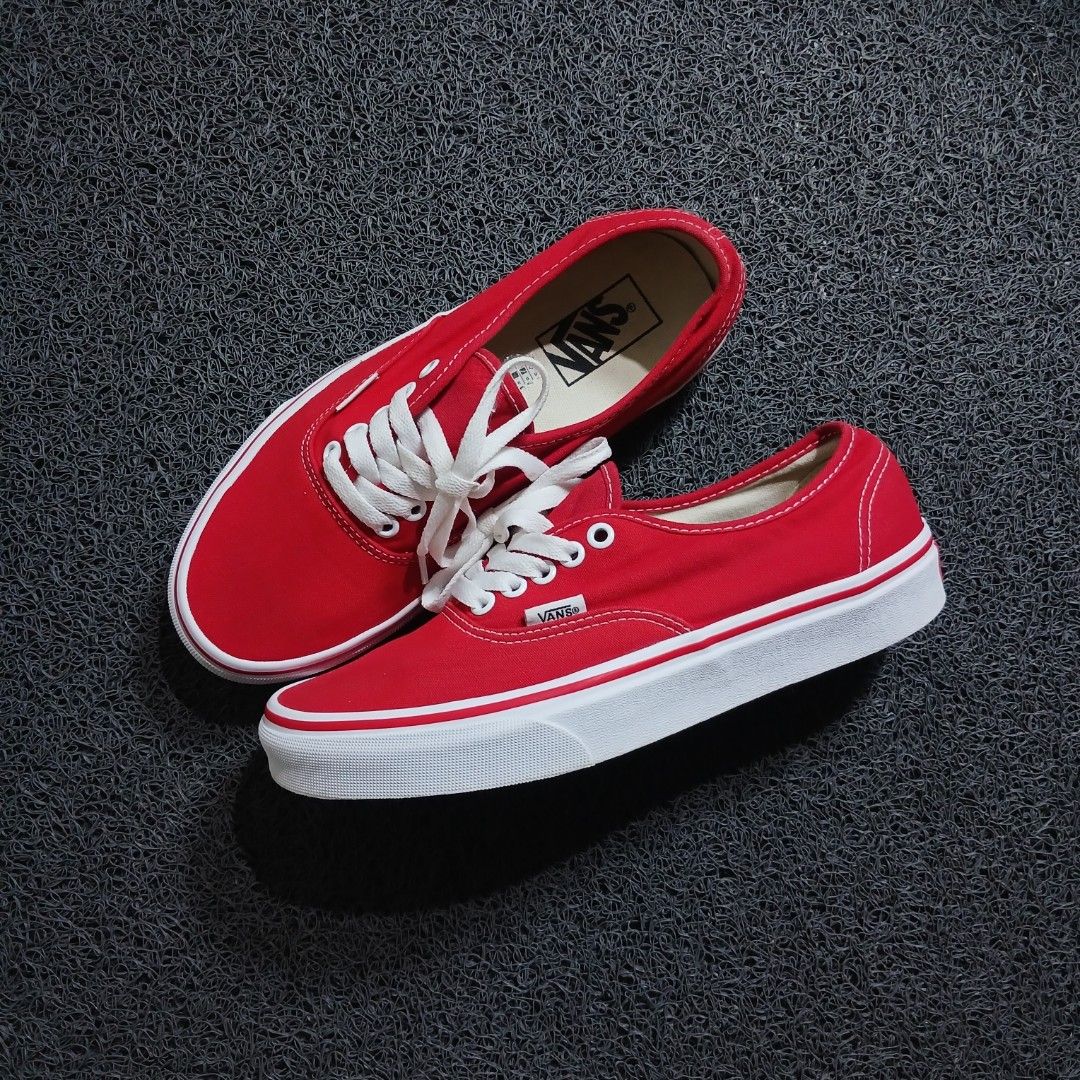 Vans Authentic Red Canvas Sneakers (Category: Sneakers) located in Cagayan de Oro. Submitted by sapatos_series (Listing ID 1467154012, Image 1). Description: V4NŚ AUTHĒNTlC 🔥 US7 EUR39 25CM 2100 +SF .
