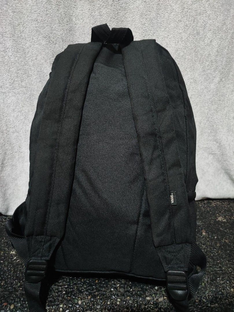 Vans Black Backpack with Large Logo (Category: Backpacks) located in Baguio. Submitted by jayrgijc52758 (Listing ID 1466978011, Image 2). Description: Vans backpack Large In very good condition 600.