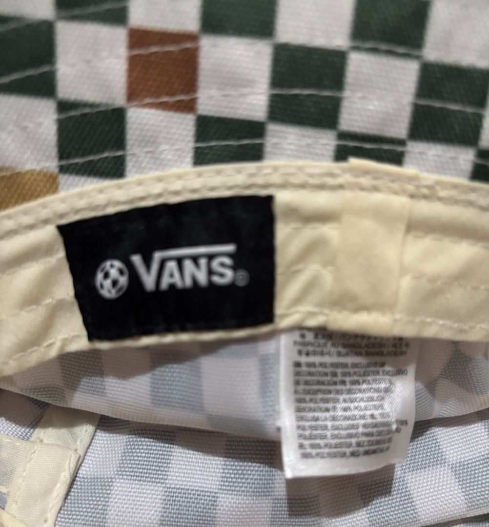 Vans Checkerboard Bucket Hat Unisex (Category: Caps & Hats) located in Quezon City. Submitted by garagesale2026 (Listing ID 1466985154, Image 3). Description: -Used once - In good condition - Original, Limited Edition - One Size.
