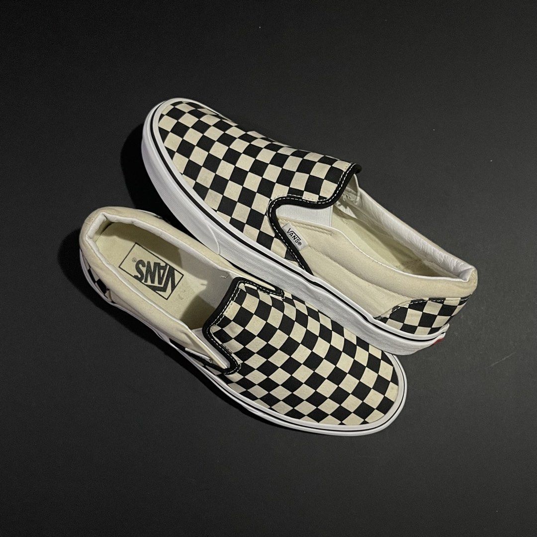 Vans Classic Slip-On Checkerboard (Category: Sneakers) located in Manila. Submitted by sole_origin (Listing ID 1467000592, Image 3). Description: FOR SALE LEGIT / AUTHENTIC Vans Classic Slip-On Checkerboard Size: 9mens / 27cm Slightly used, good as new condition -₱1,500 only Shipping via LBC / J&T / Lalamove 📍BGC, Taguig.