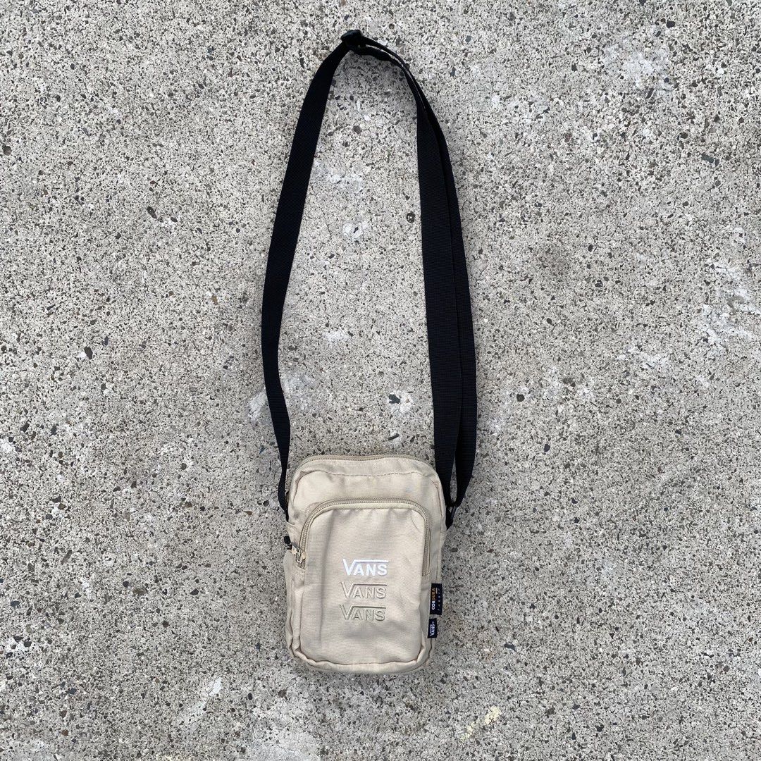 Vans slingbag! (Category: Sling Bags) located in Lapu-Lapu City. Submitted by larry_oliver (Listing ID 1467135234, Image 1). Description: Vans slingbag! One size Dimension 7W x 8.5L Condition 9.3/10 Color rate 9.5/10 Issue: minimal stain 550🏷️.