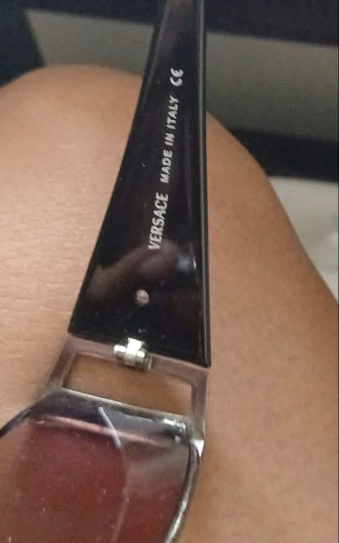 versace brand eye wear🔥 (Category: Luxury Accessories) located in Tanay. Submitted by drthriftthree (Listing ID 1466987935, Image 3). Description: excellent condition!.