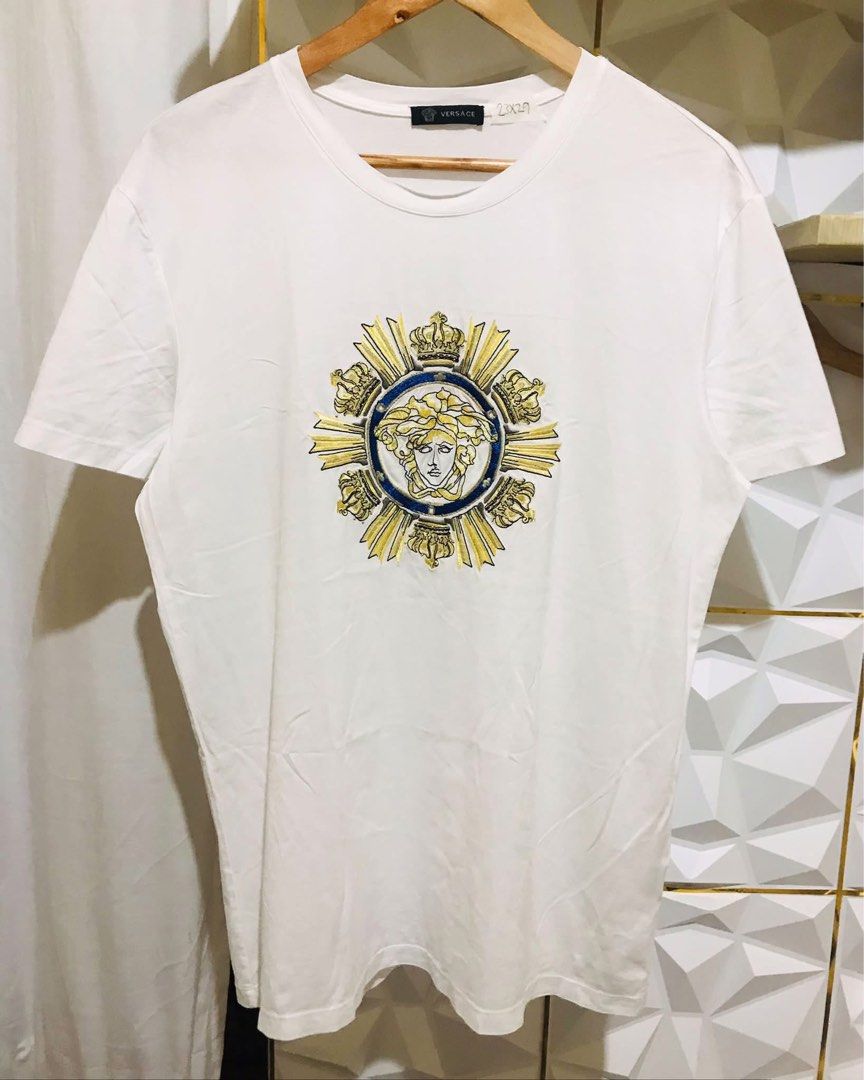 versace brand shirt🔥 (Category: Luxury Apparel) located in Tanay. Submitted by drthriftthree (Listing ID 1467033538, Image 2). Description: excellent condition!.
