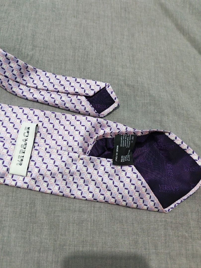 Versace collection necktie (Category: Ties) located in Baguio. Submitted by used_clothing2600 (Listing ID 1467095400, Image 2). Description: Versace collection necktie verygood condition P 600.