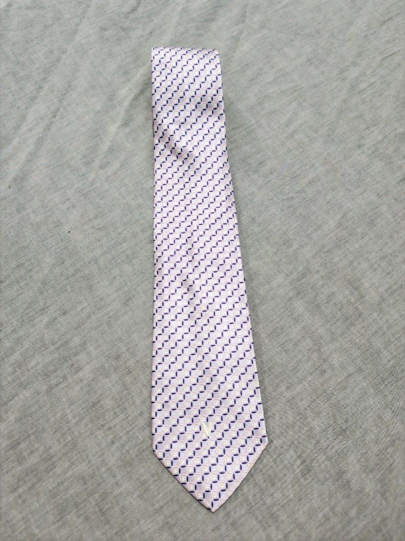 Versace collection necktie (Category: Ties) located in Baguio. Submitted by used_clothing2600 (Listing ID 1467095400, Image 1). Description: Versace collection necktie verygood condition P 600.