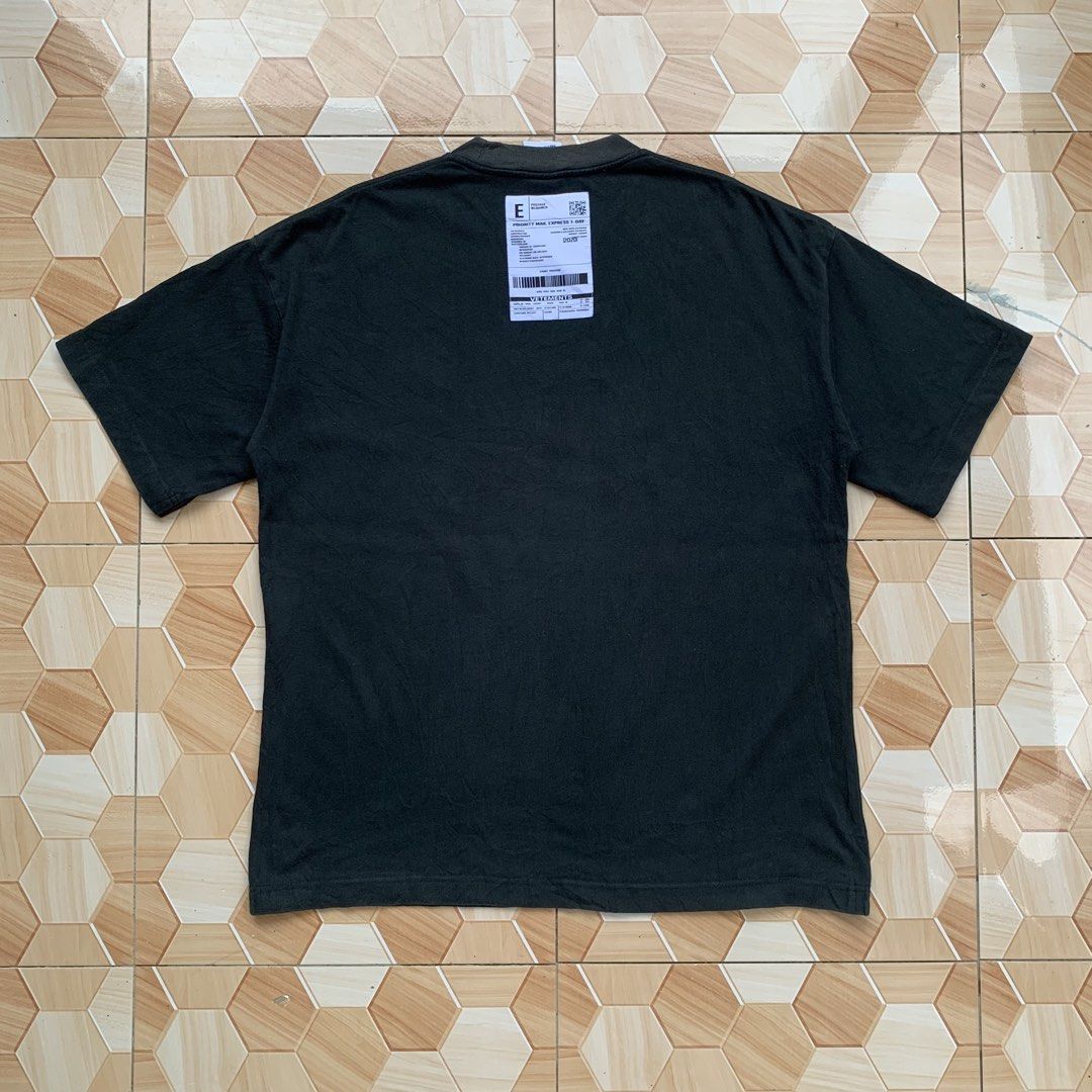 Vetements Anarchy❗️ (Category: Tshirts & Polo Shirts ) located in Cebu City. Submitted by darrylopon12219 (Listing ID 1467033672, Image 3). Description: Orig💯 Verygood Condition Issue Last 2 Pic Size Medium Color Rate:8/10 Dimes:W23 L28.5 -Need Wash 📍 CONSOLACION, CEBU ‎🚚 ship via J&T ‎DM NOW📩 ‎.