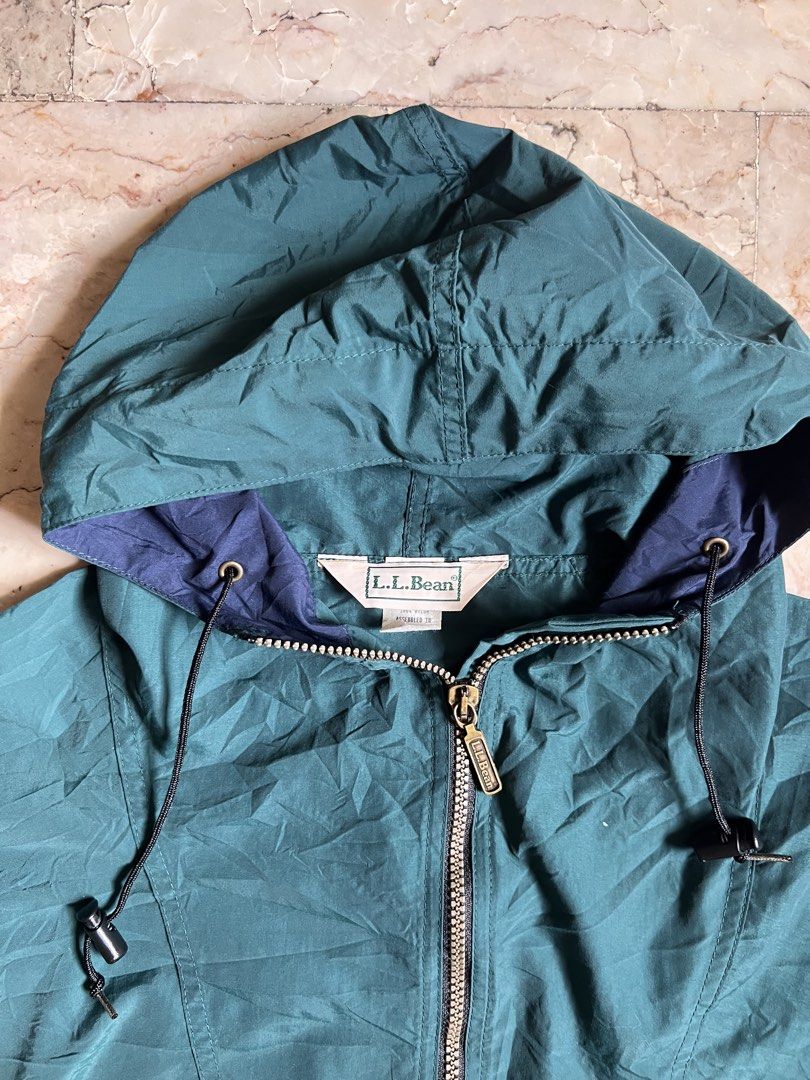 Vintage 90s LL Bean Anorak Nylon Jacket Men (Category: Coats, Jackets and Outerwear) located in San Jacinto. Submitted by rex_finds (Listing ID 1467010323, Image 2). Description: Vintage 90s LL Bean Anorak Nylon Jacket Men Size: Small but fits Large 100 % Authentic 💯💯💯 Dimes: 23 x 26 inches Color rate: 10/10 Like new condition No flaws or issues Jacket is unisex Price is negotiable Feel free to give a reasonable offer PM for more info.